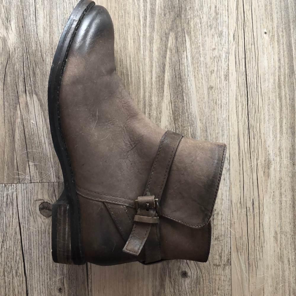 BDG brown leather ankle boots